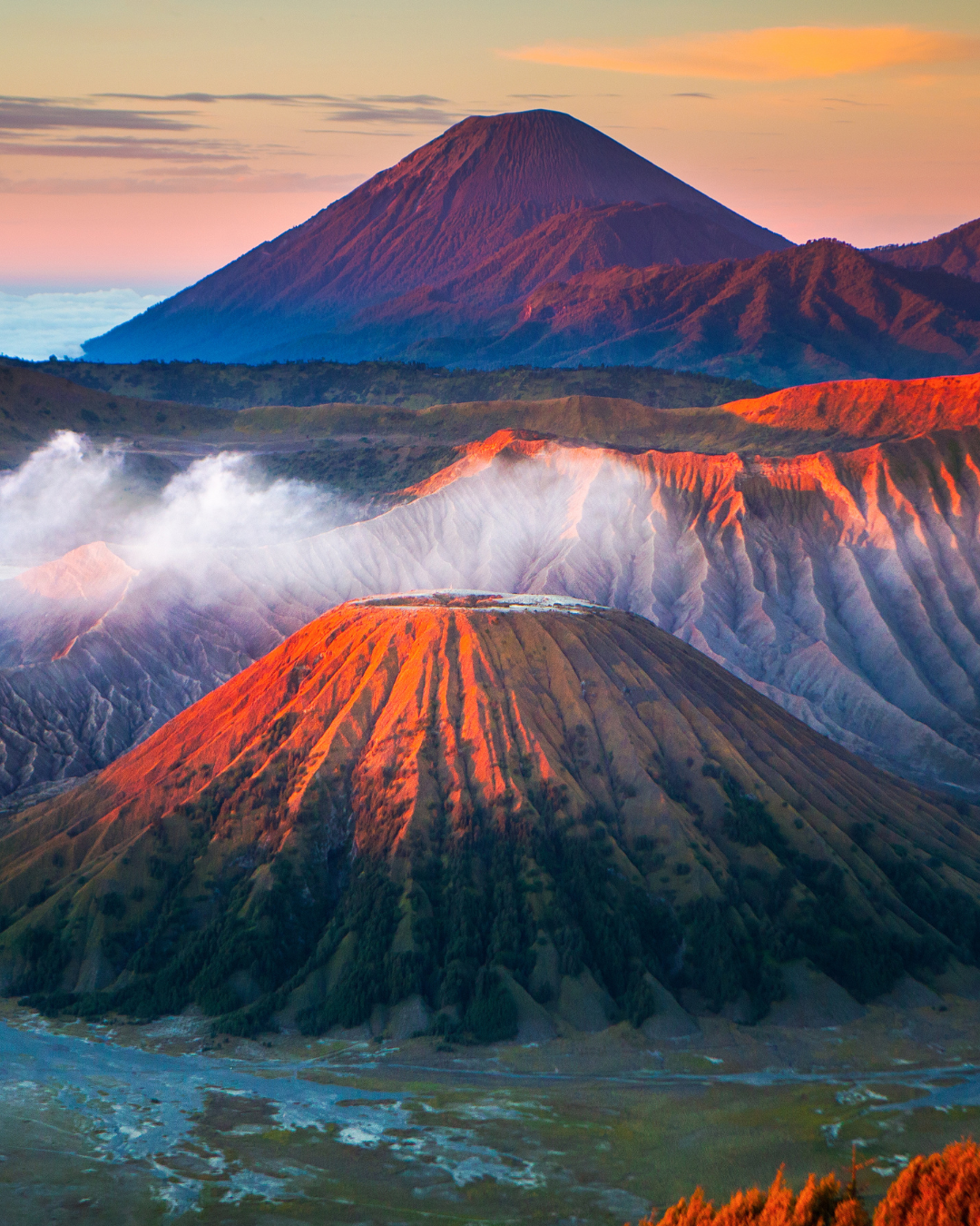Volcanic Landscapes of the Canaries: Discovering the Islands' Geology