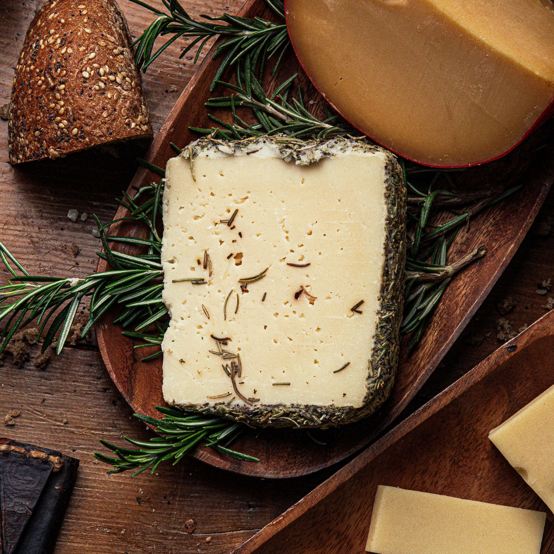 Sheep Milk Cheese coated with Rosemary 12 mos. - Queso Oveja con Romero. Vega Mancha, 250g - Little Spain Market